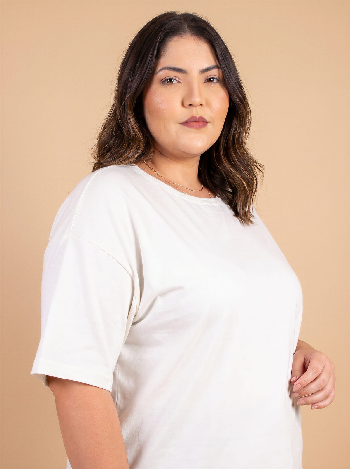 T-shirt Essencial Nuvem — Blusa Feminina Plus Size Off White