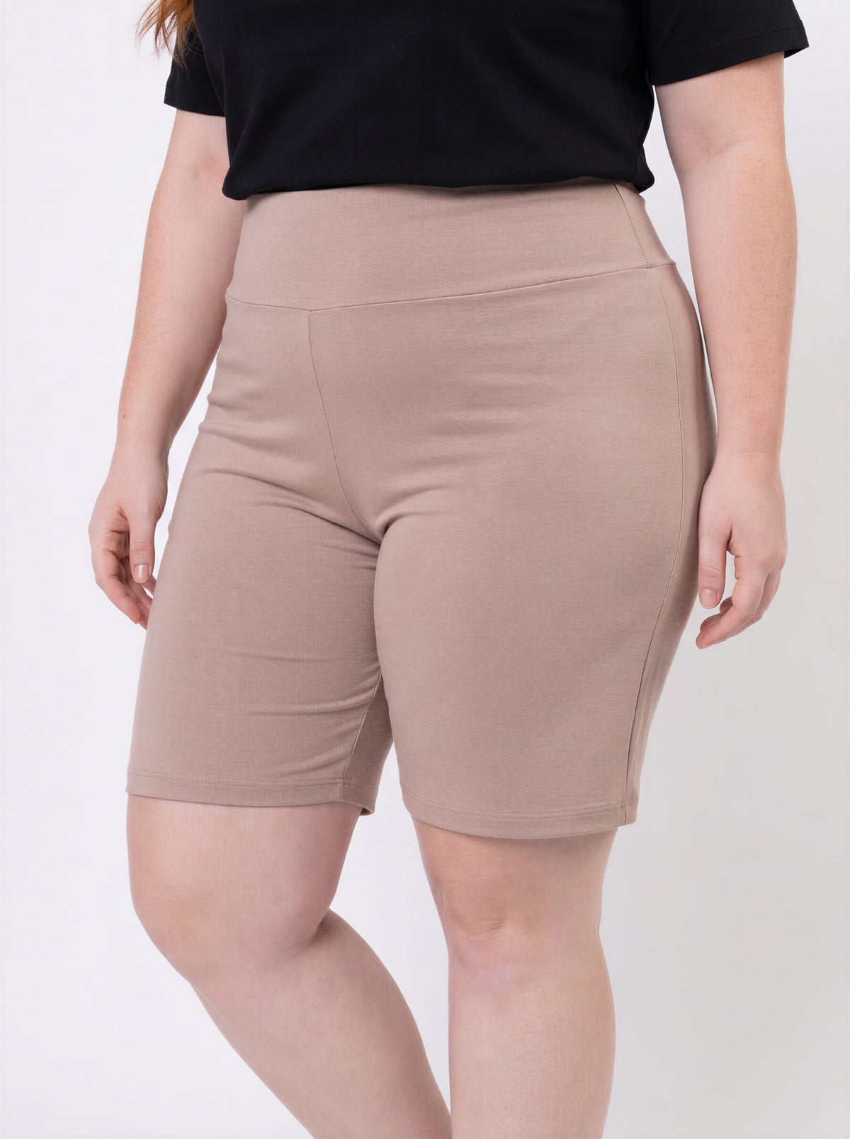 Short Solar — Short Feminino Plus Size Areia