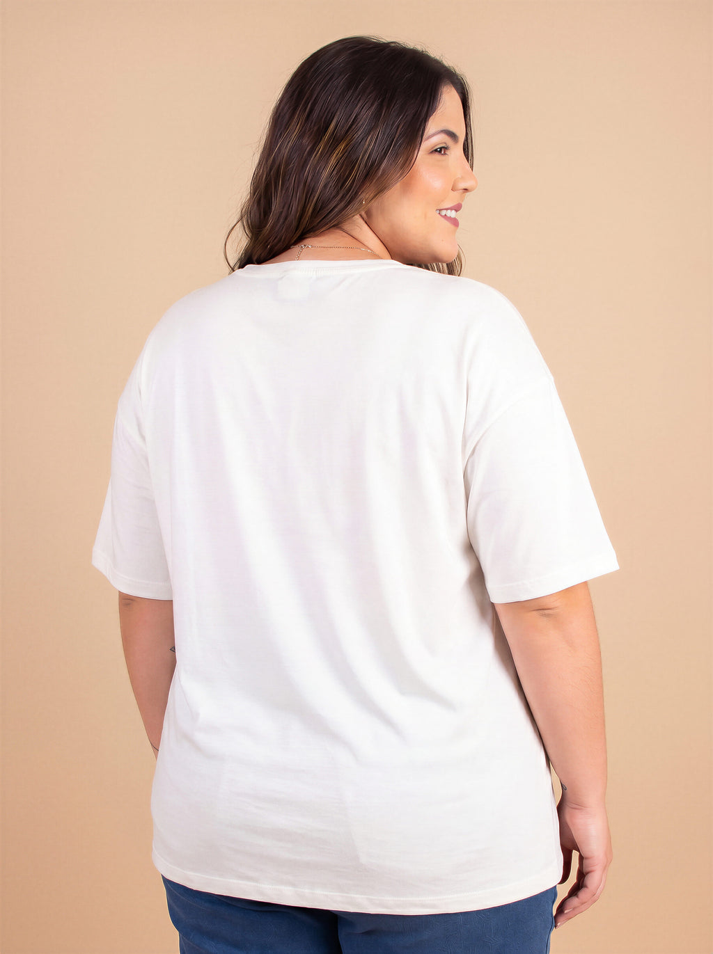 T-shirt Essencial Nuvem — Blusa Feminina Plus Size Off White