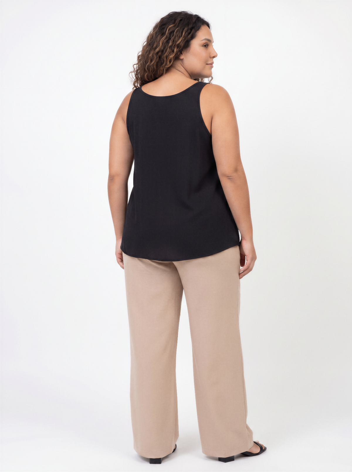 Blusa Essenza regata preta plus size - costas