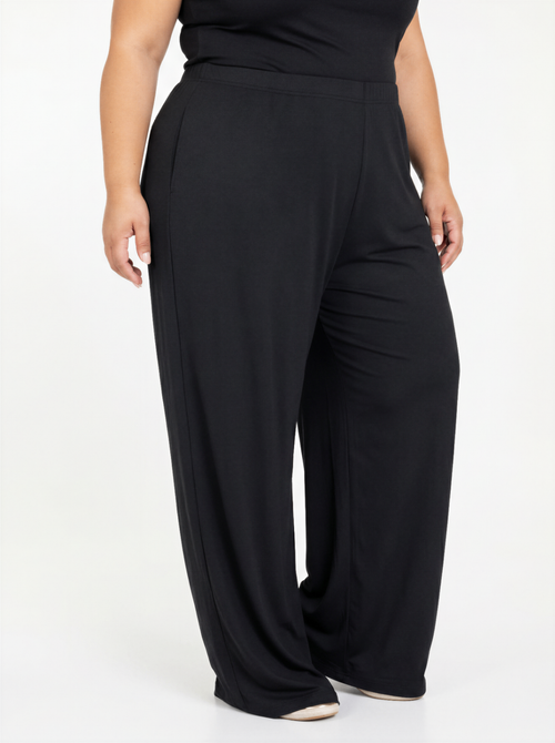 Calça Fluida pantalona preta - detalhe cintura